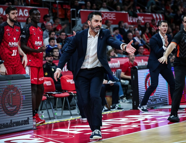 Anton Gavel se va a entrenar al Bayern Munich y deja el Bamberg, que ha elegido a Jesús Ramírez como sustituto