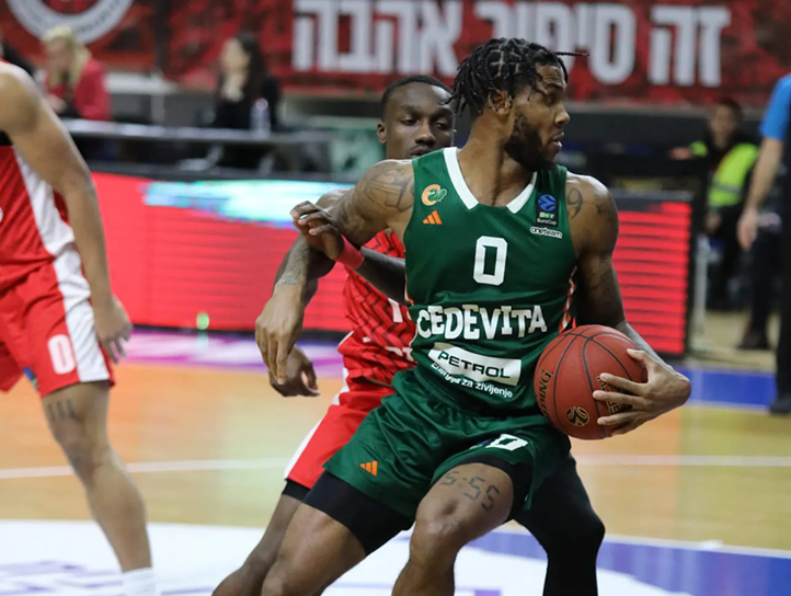 El Baskonia busca sustituto para Luwawu-Cabarrot y se interesa por DJ Stewart, uno de los mejores aleros de la Eurocup