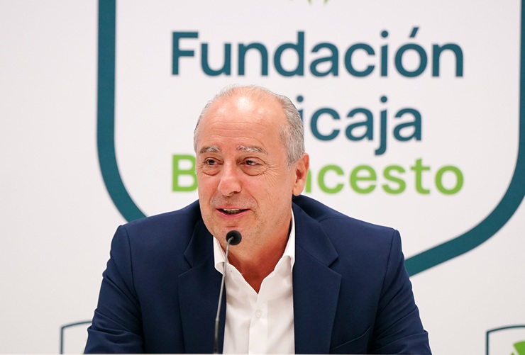 Txus Vidorreta, presentado en el Unicaja: buscan cinco fichajes