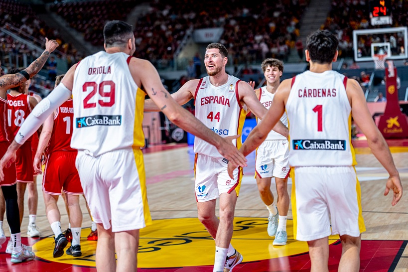 España arrolla (109-81) a Dinamarca para mantenerse invicta