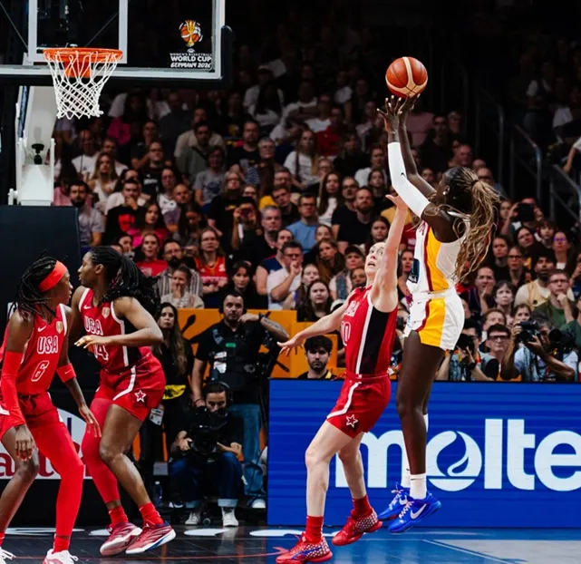 España llegó empatada al último cuarto pero EEUU no perdonó (66-76)