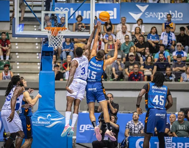 Ganaron el Baskonia, el Casademont Zaragoza y el Breogán en el estreno