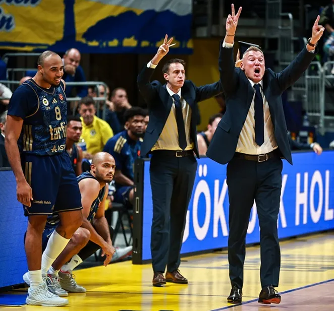 Clasificación: el Valencia Basket, entre los cuatro equipos con un 3-0; el Madrid y el Maccabi, los únicos con un 0-3
