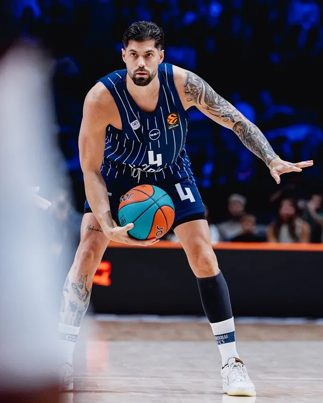 Entrevista con Santi Yusta: "El Efes viene de dos años malos y toca mejorar; no hace falta que te lo digan, como jugador estas cosas las conoces"