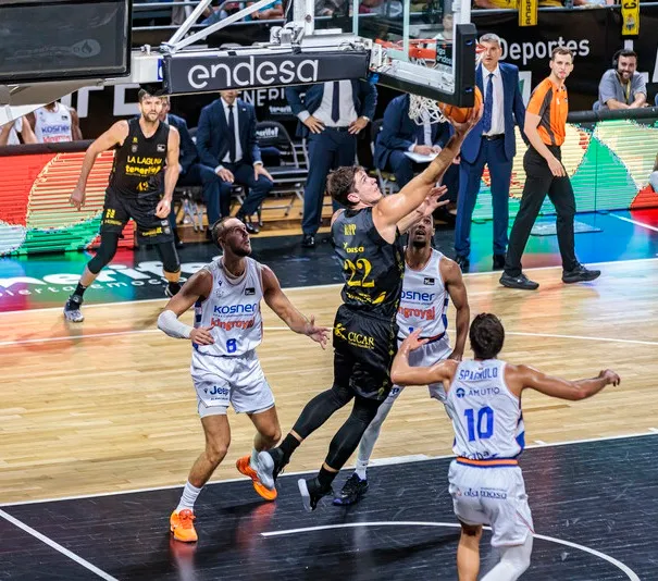 La Laguna Tenerife se reivindica frente a un Baskonia que no da un salto con Perasovic