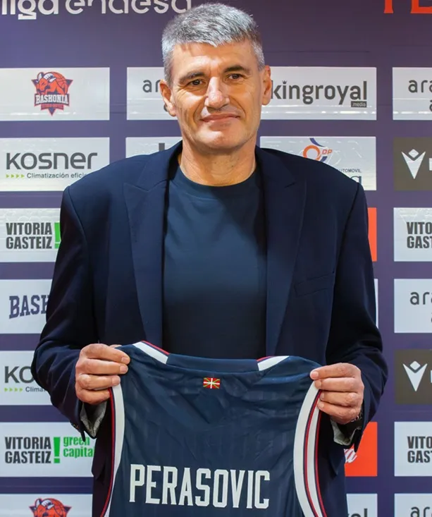 El Baskonia justifica el despido de Galbiati con ataques de todo tipo y Perasovic pide dos fichajes