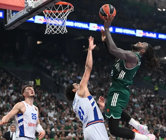El Baskonia dio la cara con sus bajas frente al Panathinaikos (85-79)