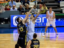 El Real Madrid aguantó su pequeña ventaja y logró un trabajado triunfo ante el Iberostar (74-84)