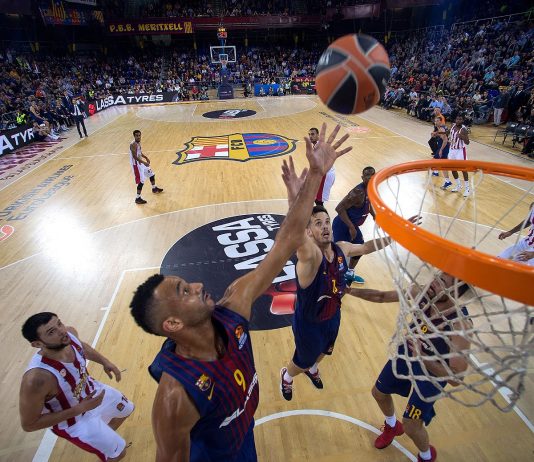 El Barcelona corta su mala racha con una gran victoria (73-51); Unicaja vence al Efes (74-79)