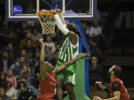El Betis lleva ya cuatro victorias seguidas y hunde más al Zaragoza; paliza del GBC en Burgos; el Bilbao derrota al Unicaja