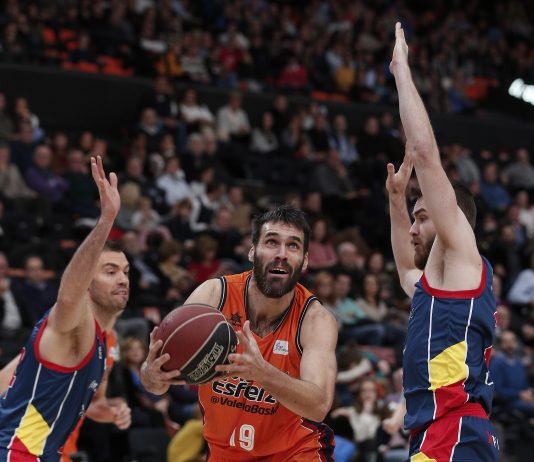 El Valencia Basket gana tras una prórroga al Andorra y el Baskonia sufre contra el Obradoiro (85-78)