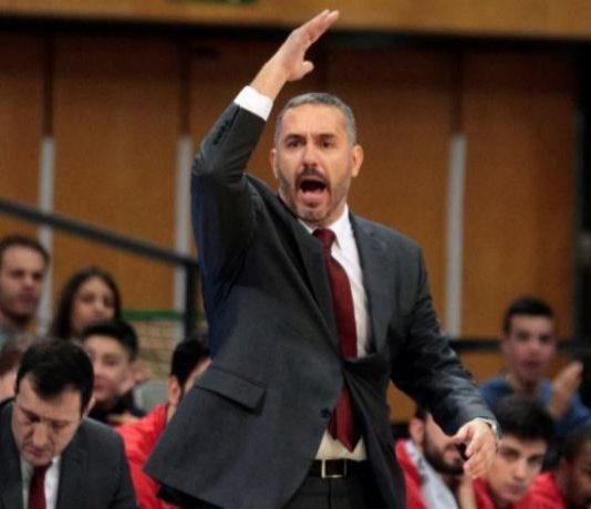 Jota Cuspinera pide explicaciones y critica al colegiado Martín Bertrán tras su expulsión