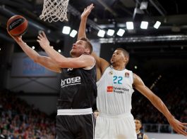El Real Madrid supo aguantar hasta el final la diferencia lograda en el primer cuarto; otra derrota del Valencia Basket