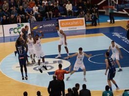 Carroll lanza al Real Madrid al triunfo en Donostia con seis triples en el tercer cuarto