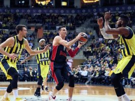 El Fenerbahce fue mejor que el Baskonia en los minutos decisivos (79-74)