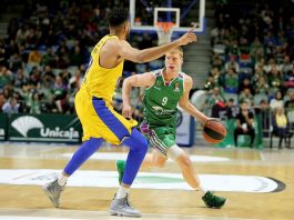 El Unicaja se pone a dos victorias del Maccabi tras ganarles en un día especial para Joan Plaza