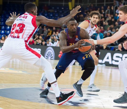 El Barcelona ofreció una imagen lastimosa tras el descanso y el Armani agrava la situación