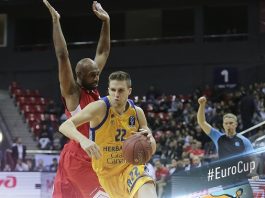 El Gran Canaria encajó un parcial de 16-4 en la recta final y perdió el primer punto contra el Lokomotiv