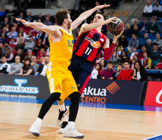 El Baskonia derrota con apuros en el tramo final al UCAM Murcia; el Iberostar se impone en el derbi canario