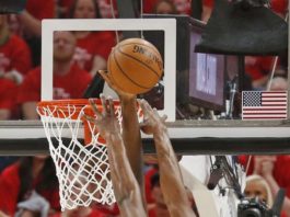 Los Rockets vencen a los Jazz y se ponen 1-2; los Pelicans ganan a los Warriors