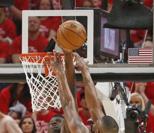 Los Rockets vencen a los Jazz y se ponen 1-2; los Pelicans ganan a los Warriors
