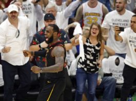 El ‘rookie’ Tatum guía a los Celtics a derrotar a los Cavaliers y ponerse 3-2 en la final del Este