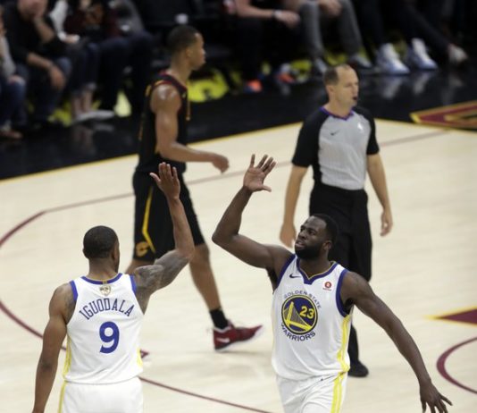 Los Warriors acarician un nuevo anillo tras una gran victoria en Cleveland
