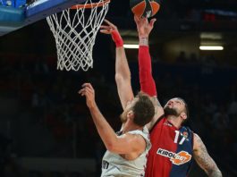 El Baskonia peleó hasta el final y sufrió dos lesiones ante el Olympiacos (80-85)