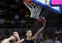 El Iberostar Tenerife logra un claro triunfo frente al Obradoiro y el Zaragoza asalta el Coliseum burgalés