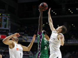 El Unicaja remontó 15 puntos y llegó 4 arriba a la recta final pero un parcial de 12-1 dio la victoria al Real Madrid