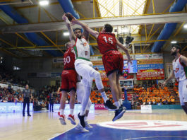Victoria por +50: el Baskonia tritura también desde el inicio al Fuenlabrada; el Valencia Basket gana con triple sobre la bocina de Van Rossom