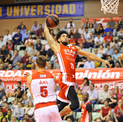 El Breogán se lleva un flojo derbi gallego (69-56); el Manresa gana y deja tocado al UCAM Murcia (79-84)