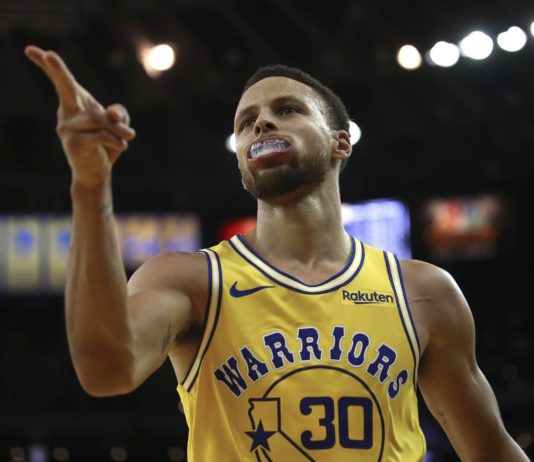51 puntos de Curry con 11 triples anotados; triple doble de Antetokounmpo; Utah Jazz gana en Houston