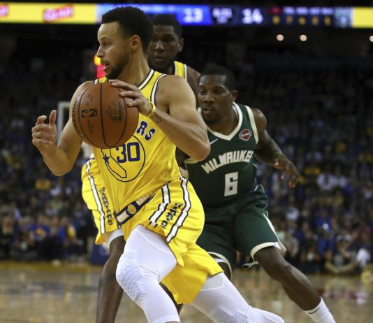 Los Bucks tumban a los Warriors y Curry se lesiona; los Celtics ganan en Phoenix tras remontar 22 puntos