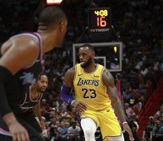 51 puntos de Lebron James y triunfo de los Lakers; los Spurs tumban a los Warriors y los Grizzlies, a los Wolves