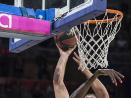 El Real Madrid arrolla con un gran Campazzo al Baskonia, que maquilló al final la derrota (74-91)