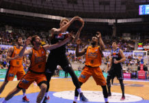 El Iberostar Tenerife y el Valencia Basket ganan y tienen muy cerca el billete a la Copa