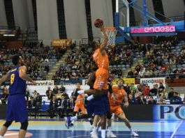 El Barcelona vence de paliza en Donostia; el San Pablo Burgos gana en Fuenlabrada