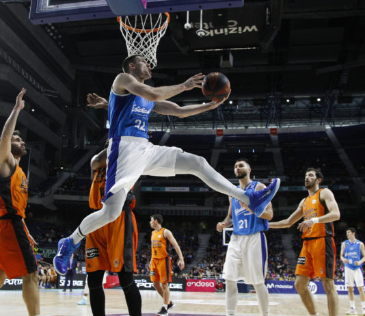 La exhibición de 31 puntos de Brizuela no fue suficiente ante el Valencia Basket; el Joventut derrota cómodamente al Iberostar