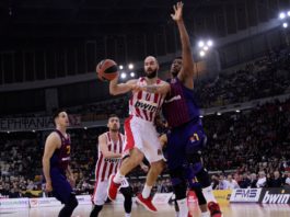 El Barça juega su mejor partido del curso lejos del Palau y barre al Olympiacos (55-76)