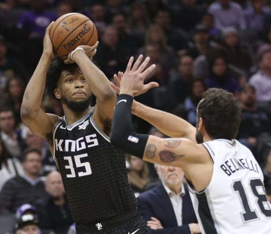 Los Kings y los Pistons ganan y siguen aspirando a playoff; Harden y Antetokounmpo brillan