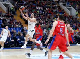 El rebote ofensivo, hasta 16 cogieron, da un apretado triunfo al CSKA frente al Real Madrid (82-78)