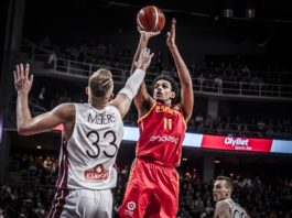 España gana en Letonia tras un discreto partido (62-67) y Alocén debuta con 18 años