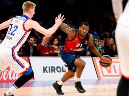 El Baskonia sufre un varapalo tras caer frente al Efes pero sigue entre los ocho primeros