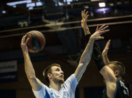 Agónicos triunfos del Valencia Basket, en Donostia, y del Obradoiro en el derbi gallego; el Zaragoza gana en la prórroga al Iberostar