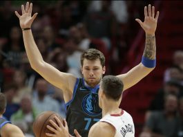 Miami Heat y Pistons ganan y siguen vivos; homenaje en San Antonio a Ginóbili y lesión de tobillo de Antetokounmpo