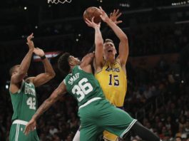 Los Celtics hunden un poco más a los Lakers; los Bucks, imparables