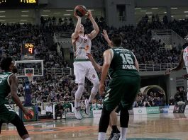 El Baskonia remontó 21 puntos en 9 minutos al Panathinaikos pero cayó por 72-70