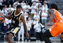 El Valencia Basket salva una noche discreta con un valioso triunfo en el estreno (77-80)