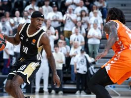 El Valencia Basket salva una noche discreta con un valioso triunfo en el estreno (77-80)
